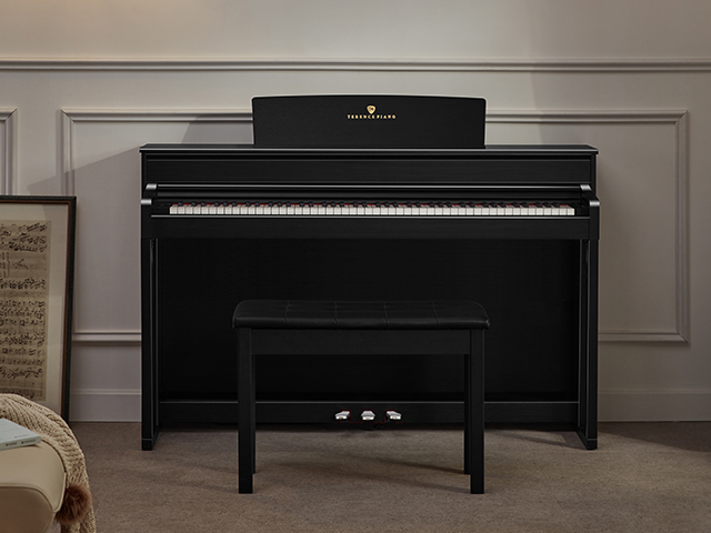 Terence M90電鋼琴，有琴的地方就是演奏廳